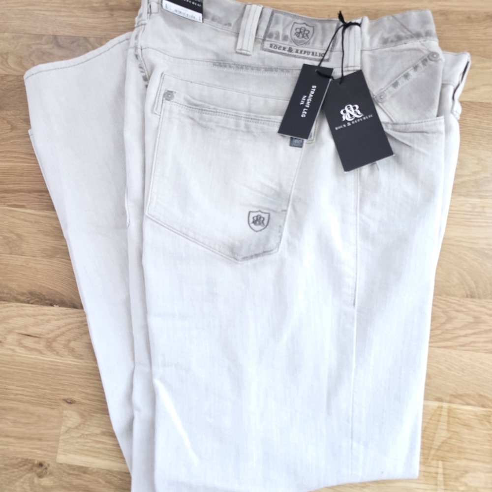 Rock & Republic "NEIL" Men's Straight Leg Jeans in "STONE"  NWT 38W x 30L